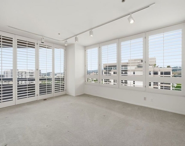 10430 Wilshire Boulevard - Photo Thumbnail 12
