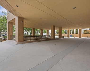10430 Wilshire Boulevard - Photo Thumbnail 1