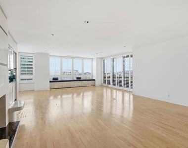 10430 Wilshire Boulevard - Photo Thumbnail 10