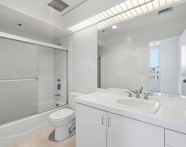 10430 Wilshire Boulevard - Photo Thumbnail 15