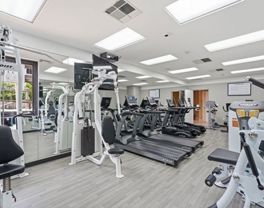 10430 Wilshire Boulevard - Photo Thumbnail 17