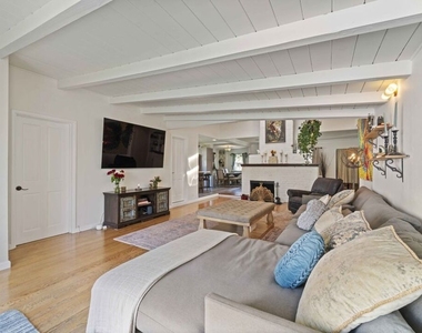 5057 Biloxi Avenue - Photo Thumbnail 9