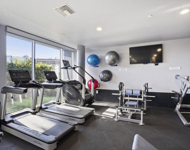629 Traction Avenue - Photo Thumbnail 9