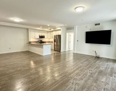 629 Traction Avenue - Photo Thumbnail 20
