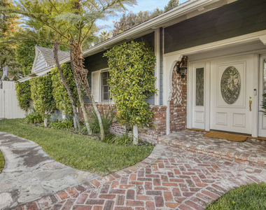 3690 Crownridge Drive - Photo Thumbnail 4