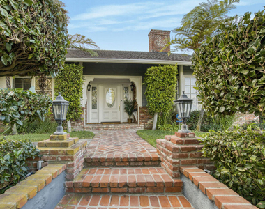 3690 Crownridge Drive - Photo Thumbnail 3