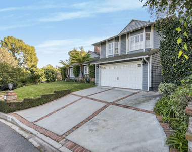 3690 Crownridge Drive - Photo Thumbnail 6