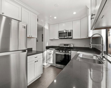 1950 Rodney Drive - Photo Thumbnail 4