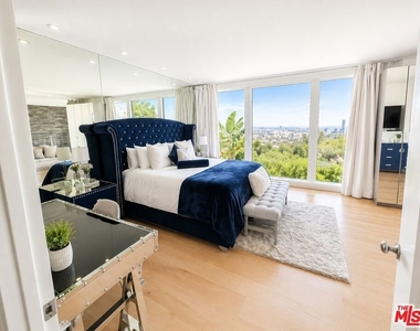8380 Hollywood - Photo Thumbnail 30