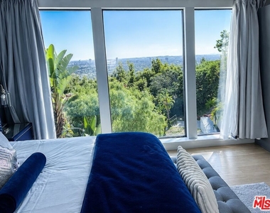 8380 Hollywood - Photo Thumbnail 33