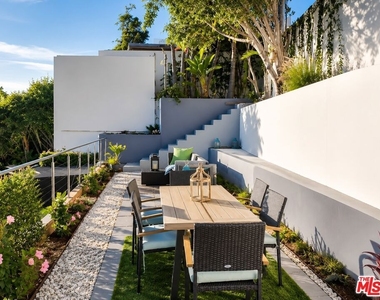 8380 Hollywood - Photo Thumbnail 52