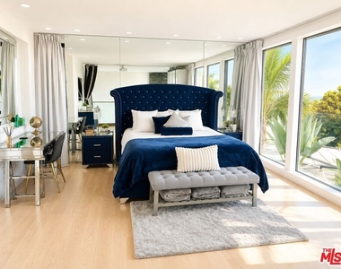 8380 Hollywood - Photo Thumbnail 31