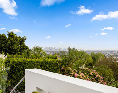 8380 Hollywood - Photo Thumbnail 51