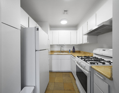 800 W 1st Street - Photo Thumbnail 12