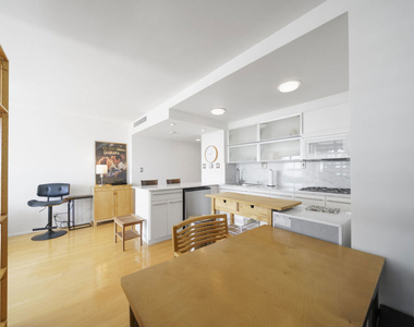 800 W 1st Street - Photo Thumbnail 4