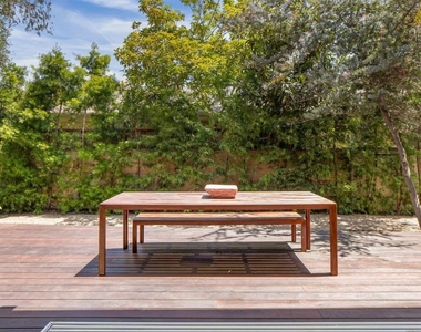1407 Oak Street - Photo Thumbnail 5