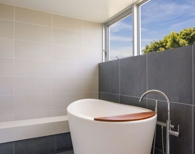 1407 Oak Street - Photo Thumbnail 25