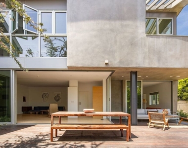 1407 Oak Street - Photo Thumbnail 6