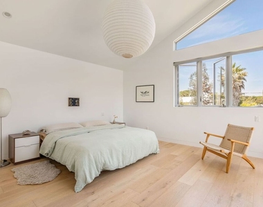 1407 Oak Street - Photo Thumbnail 21