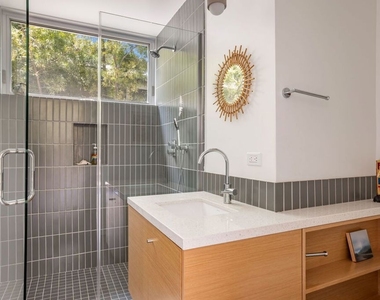 1407 Oak Street - Photo Thumbnail 33