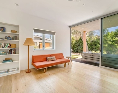 1407 Oak Street - Photo Thumbnail 13