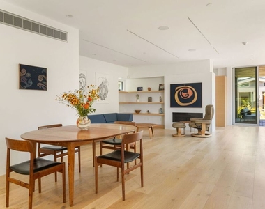 1407 Oak Street - Photo Thumbnail 8