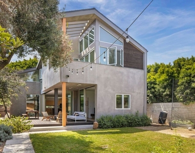 1407 Oak Street - Photo Thumbnail 37