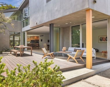 1407 Oak Street - Photo Thumbnail 34