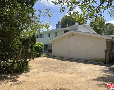 5819 Fairhaven Avenue - Photo Thumbnail 14
