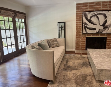 5819 Fairhaven Avenue - Photo Thumbnail 6