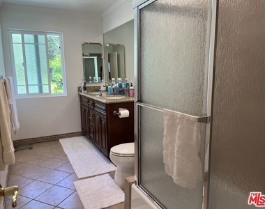 5819 Fairhaven Avenue - Photo Thumbnail 17