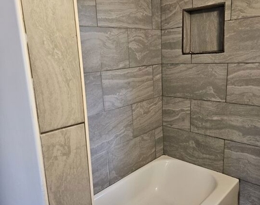 2226 Zoe Avenue - Photo Thumbnail 9