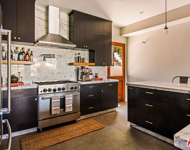 3606 Berry Drive - Photo Thumbnail 11