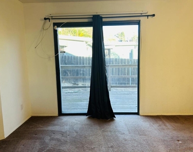 12156 Lakeside Ave - Photo Thumbnail 5