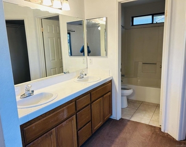 12156 Lakeside Ave - Photo Thumbnail 6
