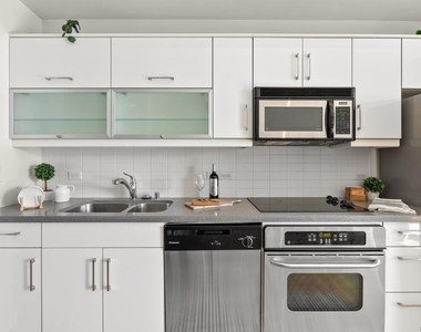 350 W Ash Street W - Photo Thumbnail 9