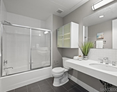 350 W Ash Street W - Photo Thumbnail 5