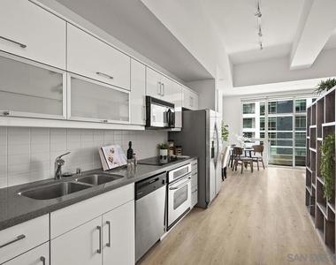 350 W Ash Street W - Photo Thumbnail 8