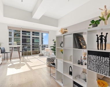 350 W Ash Street W - Photo Thumbnail 16