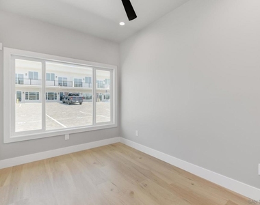 5432 Churchward - Photo Thumbnail 17