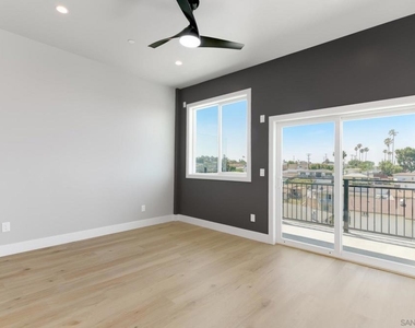 5432 Churchward - Photo Thumbnail 2