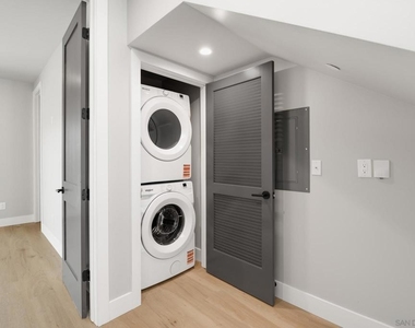 5432 Churchward - Photo Thumbnail 21