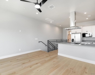 5432 Churchward - Photo Thumbnail 4
