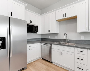 5432 Churchward - Photo Thumbnail 7