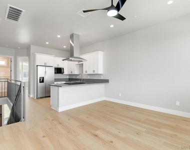 5432 Churchward - Photo Thumbnail 1