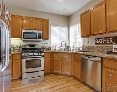 10019 Kika Ct - Photo Thumbnail 6