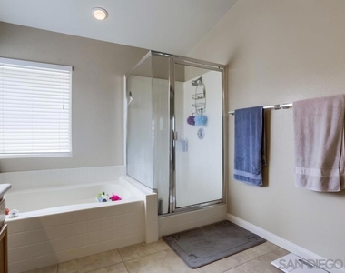 10019 Kika Ct - Photo Thumbnail 21