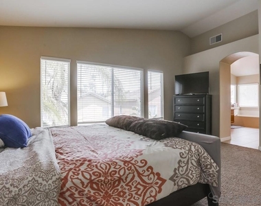 10019 Kika Ct - Photo Thumbnail 12