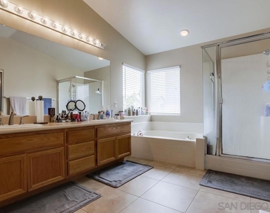 10019 Kika Ct - Photo Thumbnail 20