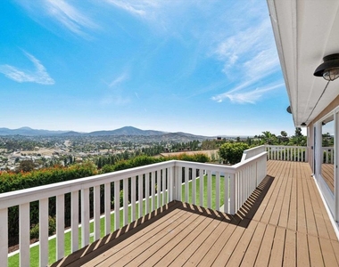 4258 Summit Dr - Photo Thumbnail 22